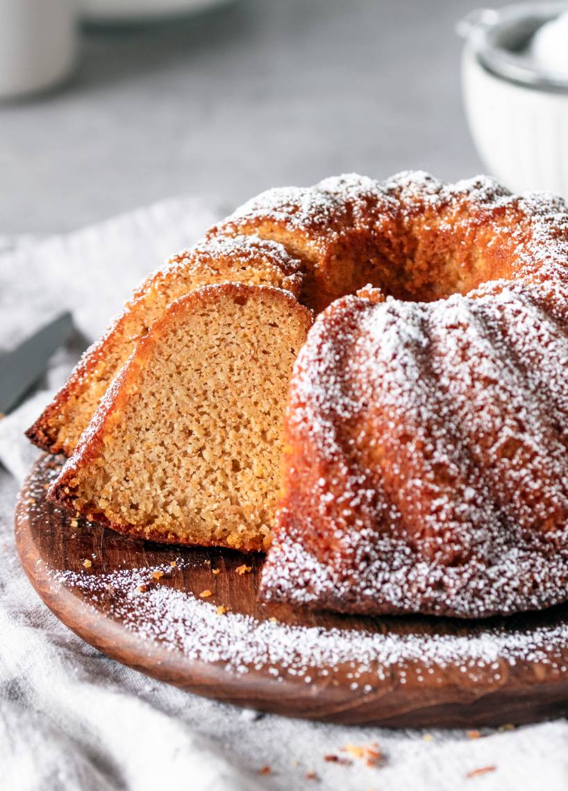 Babka marchewkowo-jabłkowa z migdałami