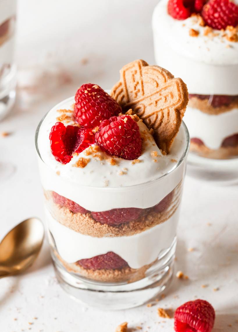 Deser z malinami i speculoos