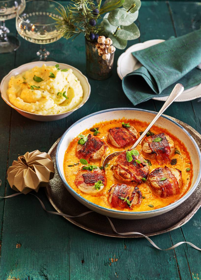 Polędwiczki wieprzowe z sosem curry i puree ziemniaczanym