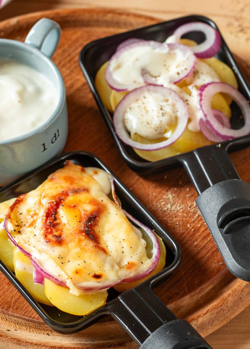 Zapiekanka ziemniaczana w mini patelni do raclette