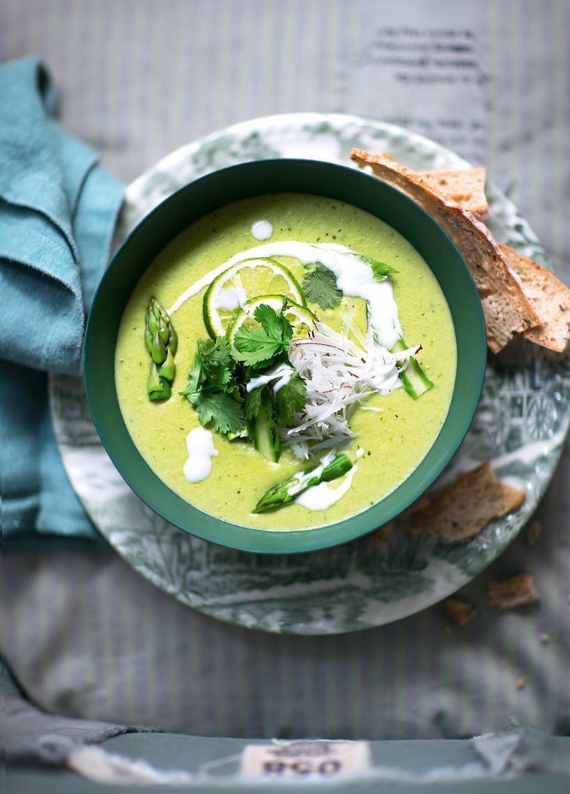 Azjatycka zupa krem ze szparagów
