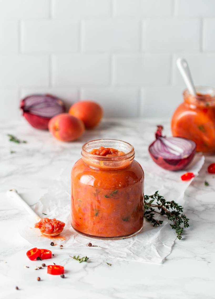 Chutney z czerwonej cebuli z morelą