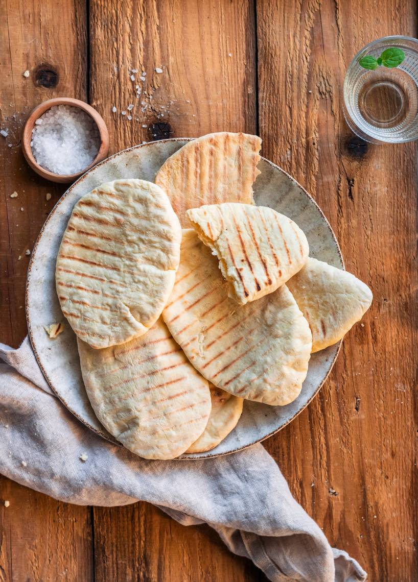 Mini chlebki naan z grilla