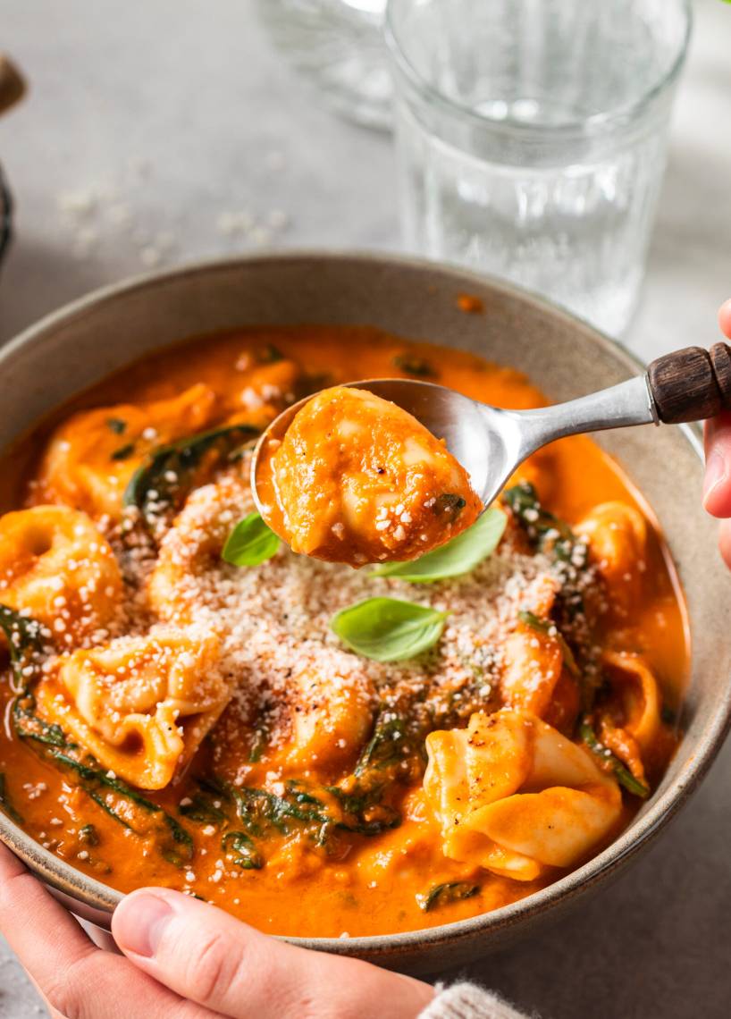 Garnek z tortellini