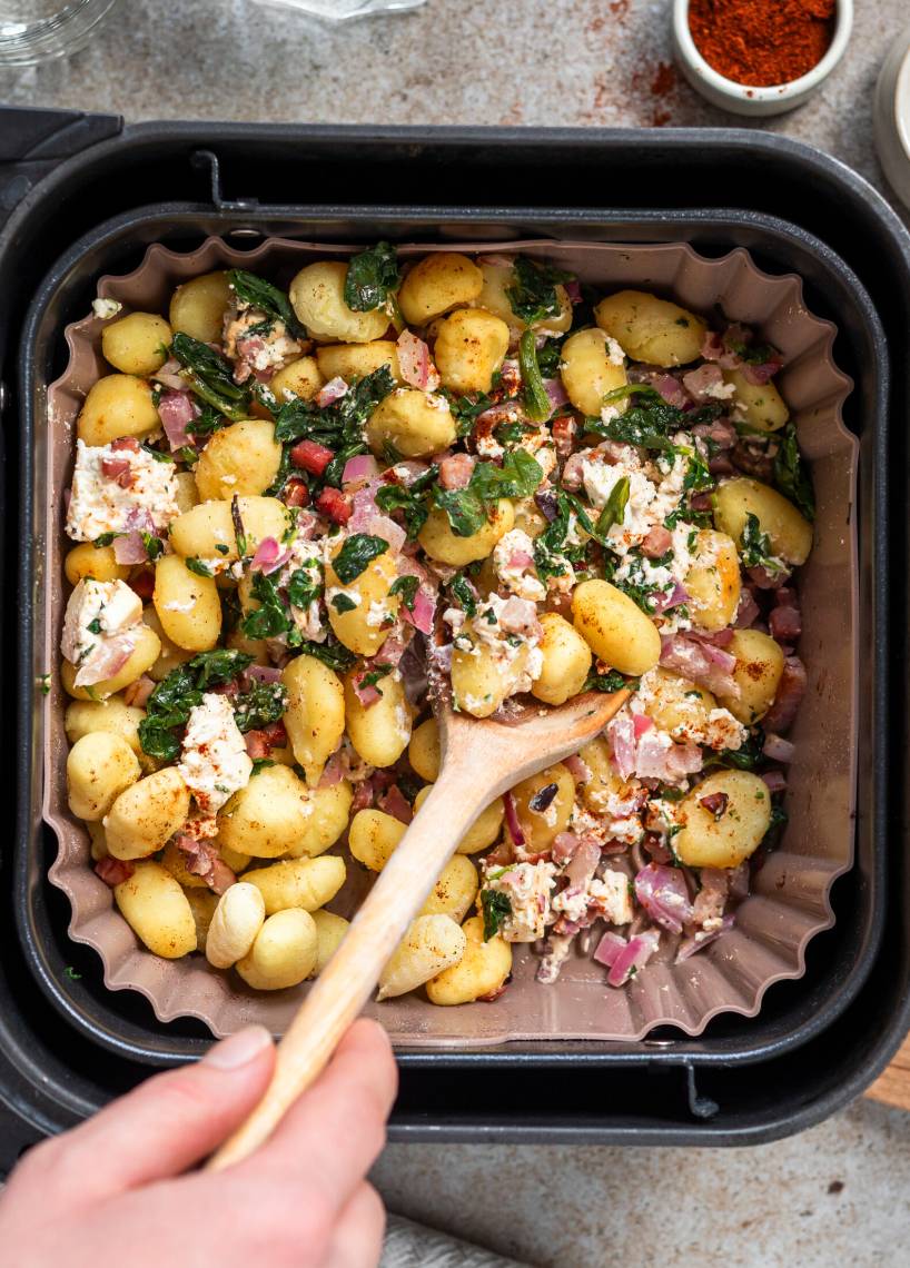 Gnocchi z szynką i fetą z airfryera – 5 składników