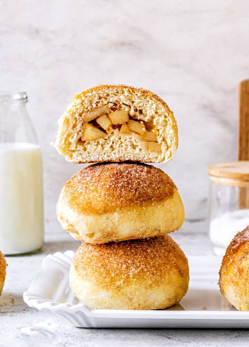 Pieczone pączki z nadzieniem jabłkowo-cynamonowym