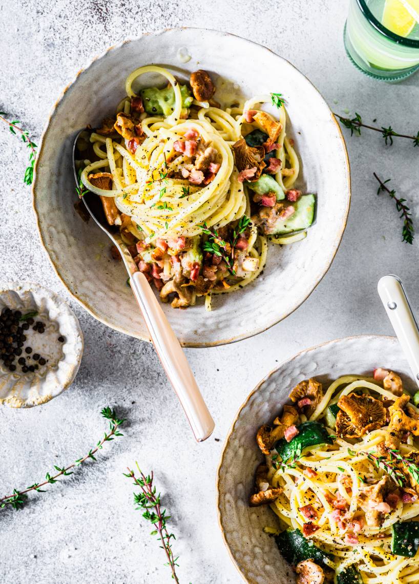 Spaghetti z kremowym sosem z kurek