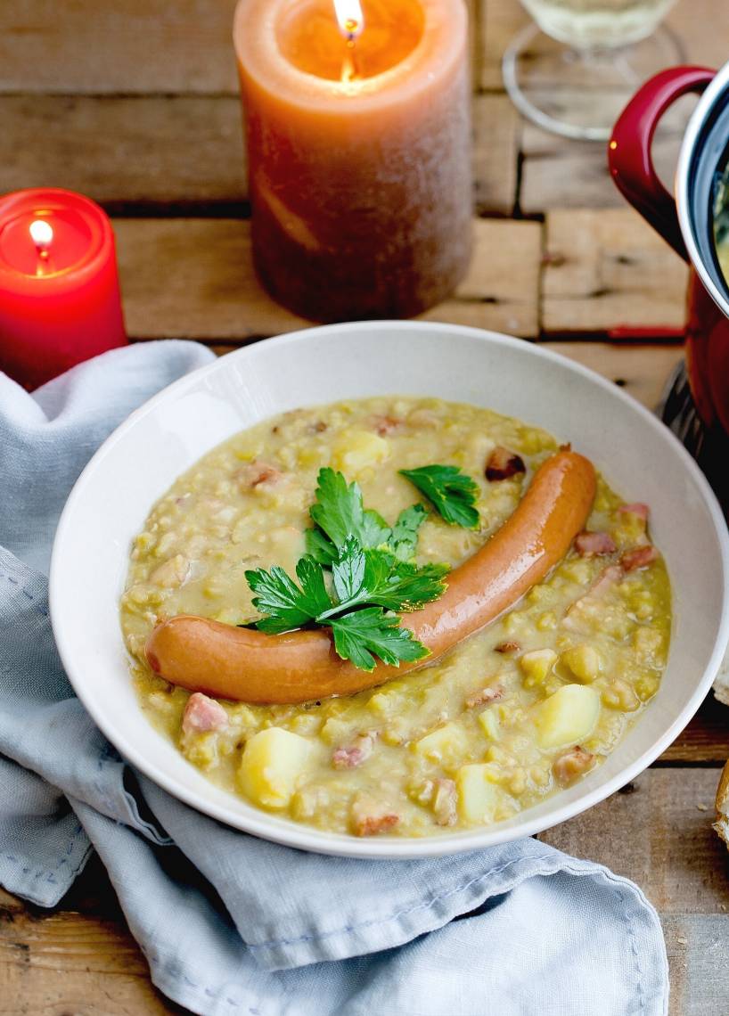 Zupa grochowa w boczkiem